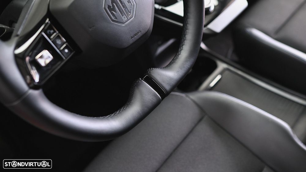 MG MG4 64 kWh Luxury - 54