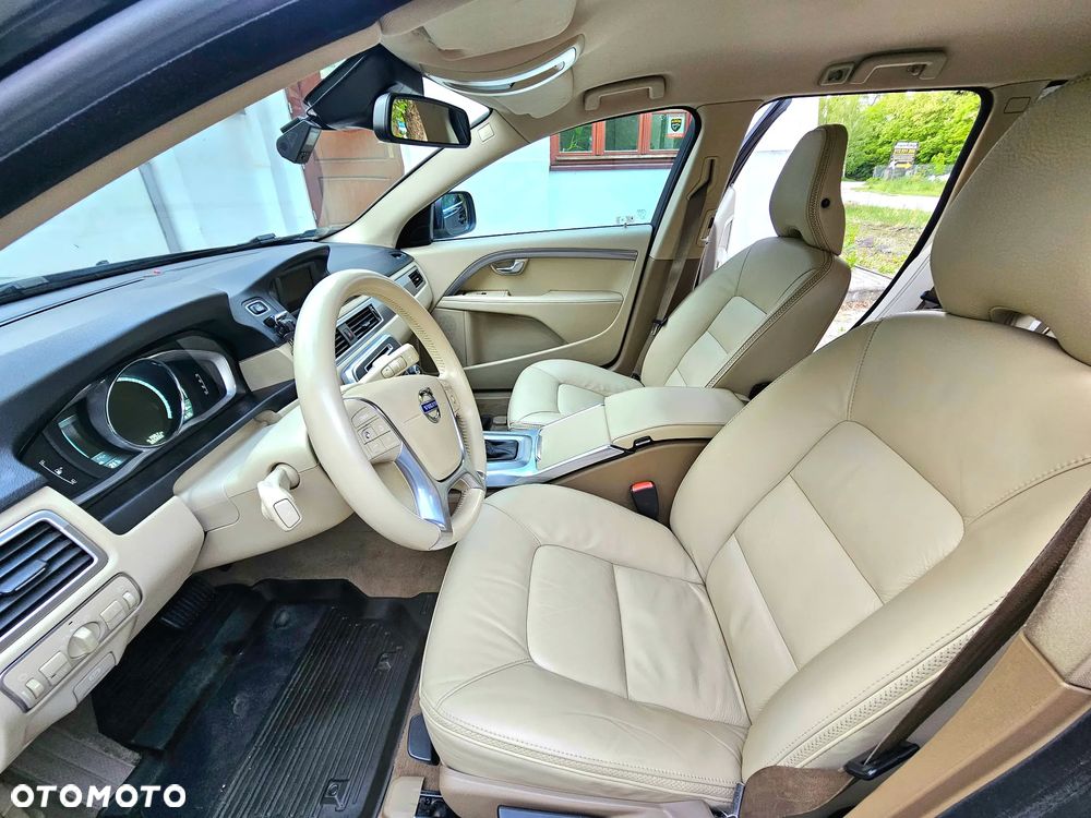 Volvo XC 70 D5 AWD Momentum - 10