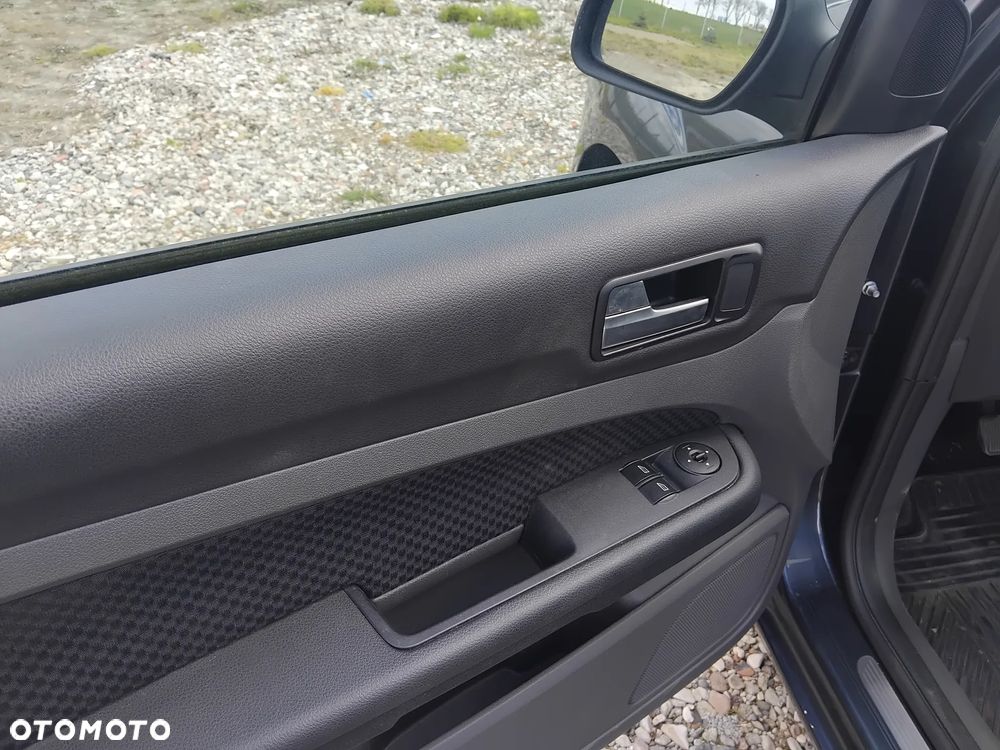 Ford Focus 1.6 16V Trend - 8