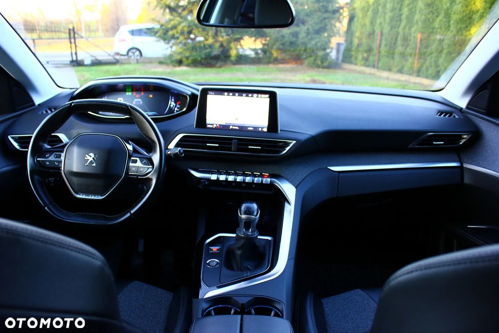 Peugeot 5008 1.5 BlueHDI Allure S&S - 38