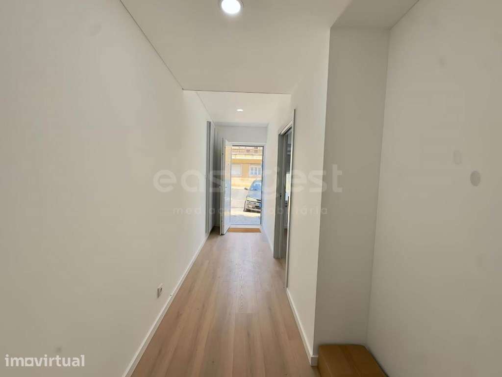 Espetacular Transformação de Loja em Apartamento T2+1 com Espaço Ex... - Grande imagem: 5/24