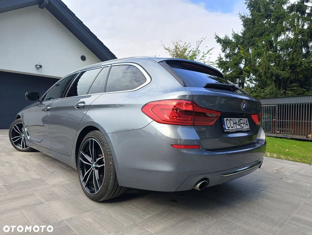BMW Seria 5 525d Touring Luxury Line - 7