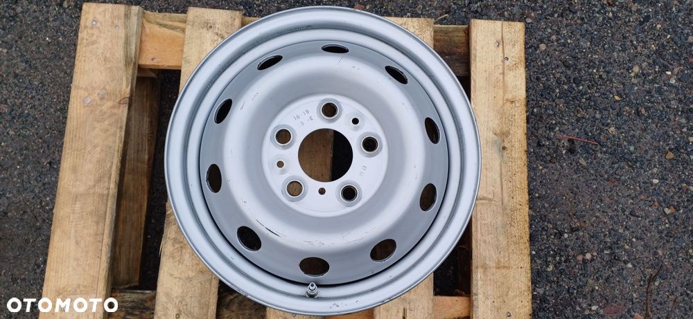 Felga stalowa 1 sztuka 6x16 cali , rozstaw śrub 5x130 , ET 68.