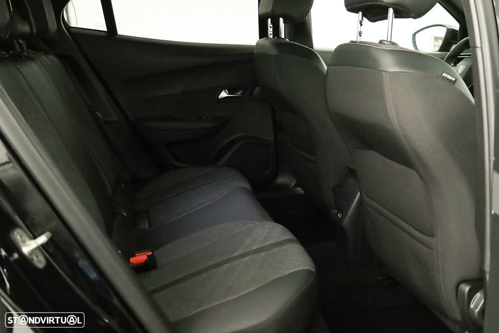 Peugeot 2008 1.2 PureTech Allure - 23