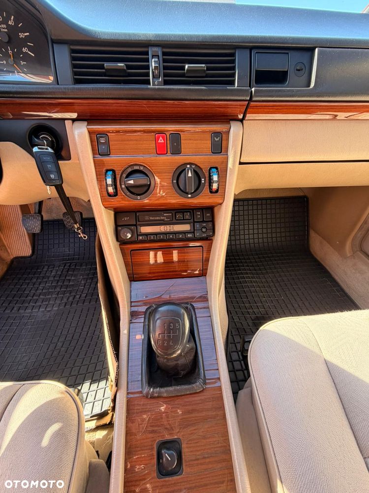 Mercedes-Benz W124 (1984-1993) - 14