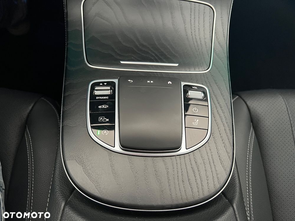Mercedes-Benz Klasa E 200 Exclusive - 34