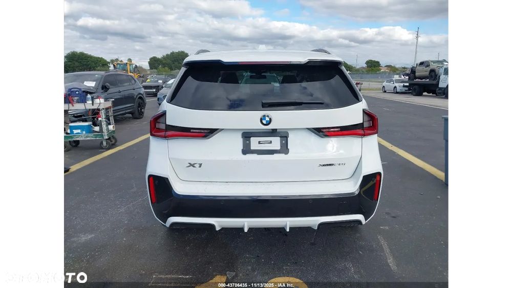 BMW X1 - 8