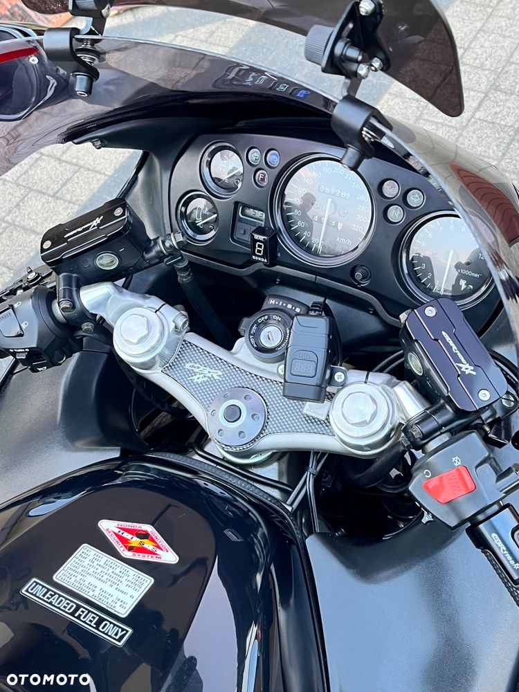 Honda CBR - 23
