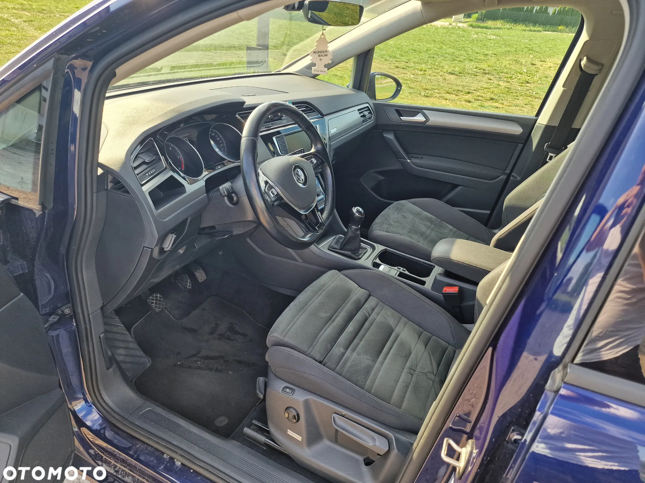 Volkswagen Touran 2.0 TDI BMT Comfortline - 11