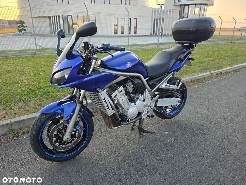 Yamaha FZS - 4