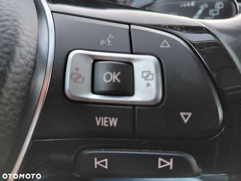 Volkswagen Golf 1.0 TSI BMT Comfortline - 20