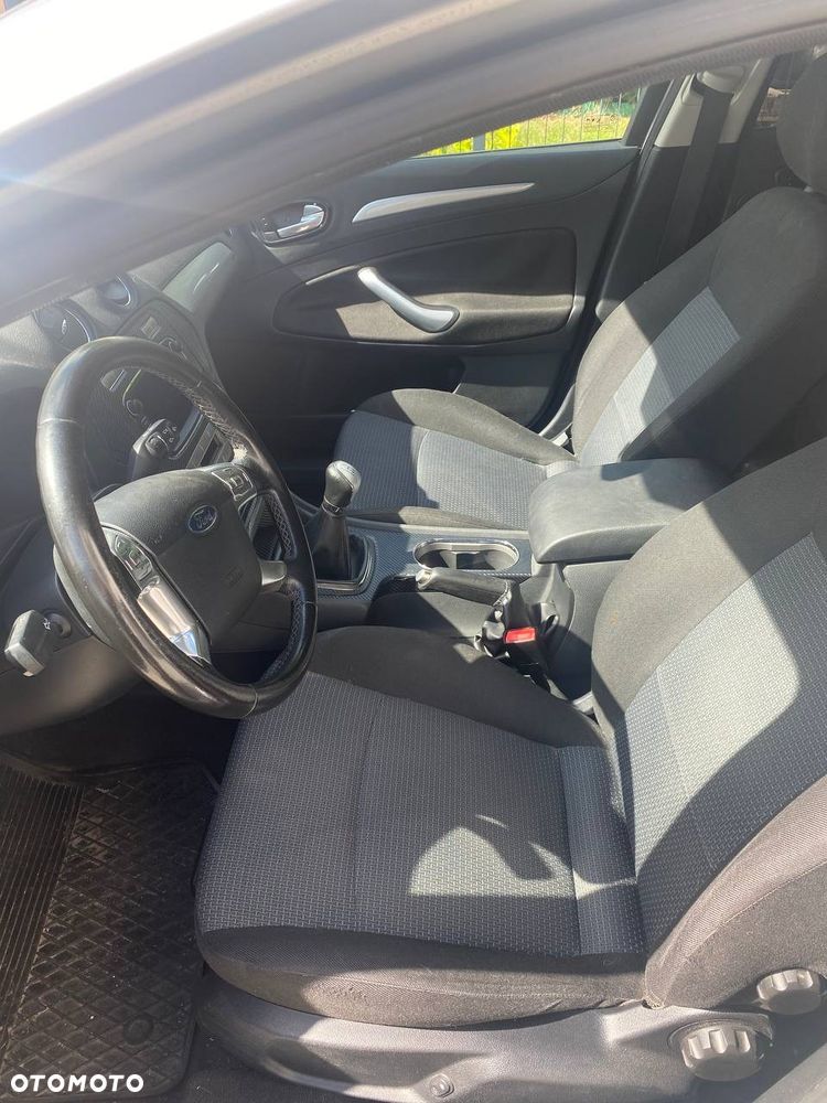 Ford Mondeo 1.6 Trend - 22