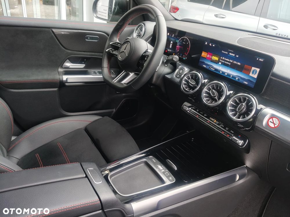 Mercedes-Benz GLB 220 d 4-Matic AMG Line 8G-DCT - 27