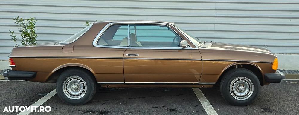 Mercedes-Benz W123 - 24