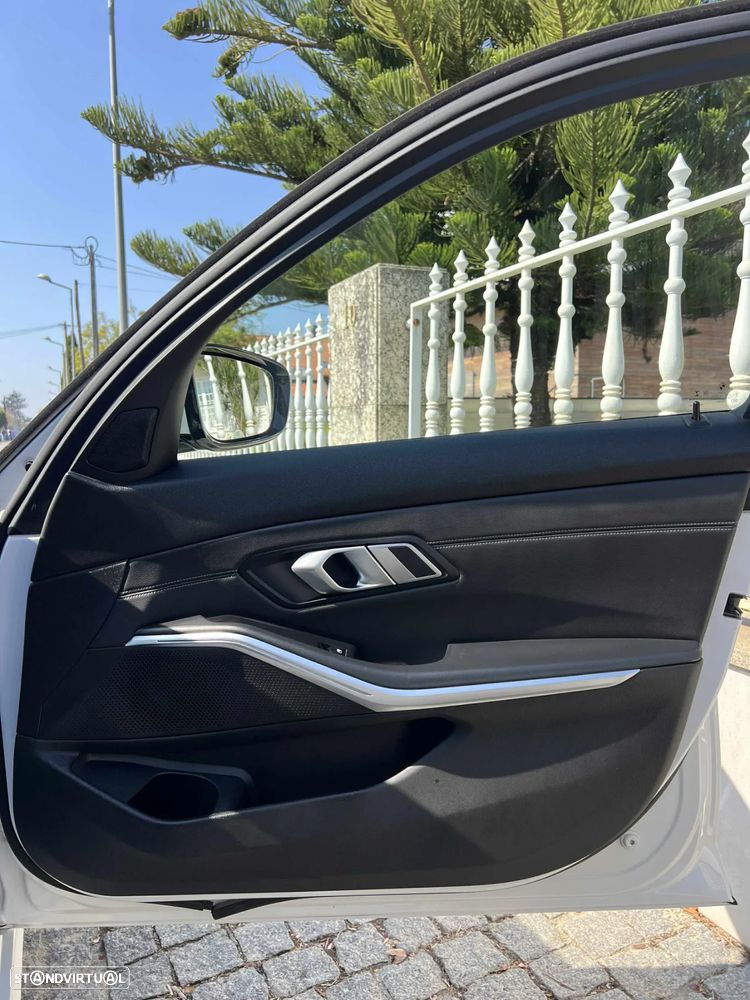 BMW 330 e Aut. Sport Line - 36