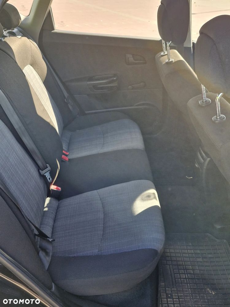 Kia Ceed - 21