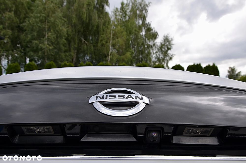 Nissan Qashqai 1.6 DCi Xtronic TEKNA - 26