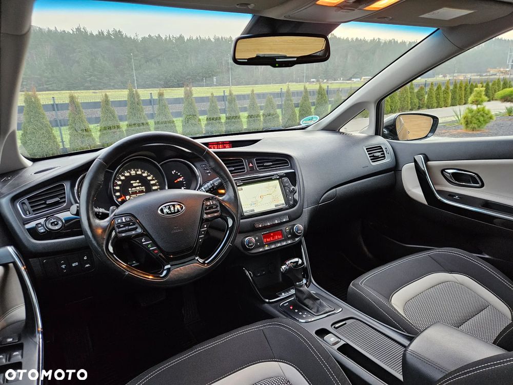 Kia Ceed 1.6 GDI DCT Platinum Edition - 28