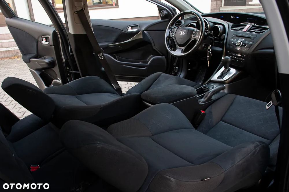 Honda Civic 1.8 i-VTEC Automatik Executive Black Edition - 6