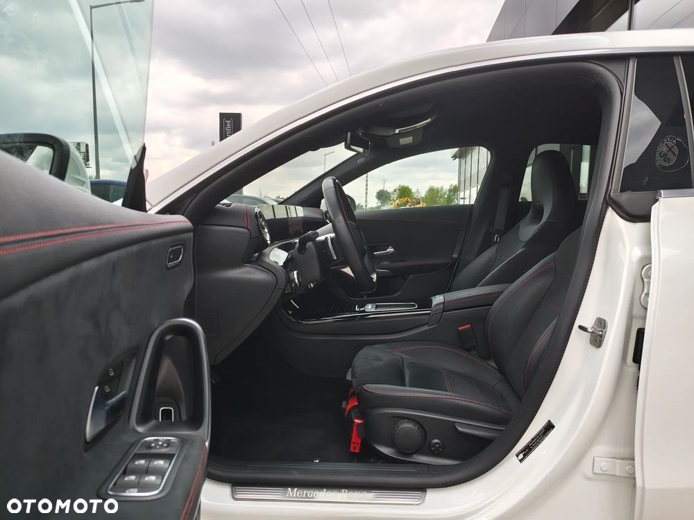 Mercedes-Benz CLA 200 mHEV AMG Line 7G-DCT - 8