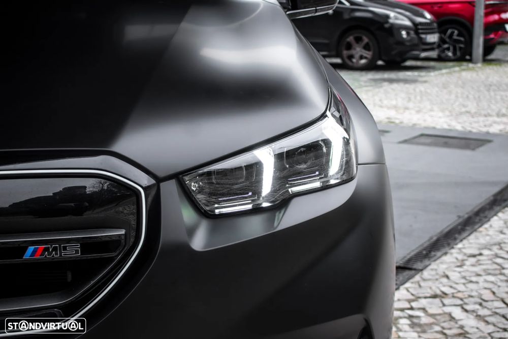BMW M5 xDrive - 8