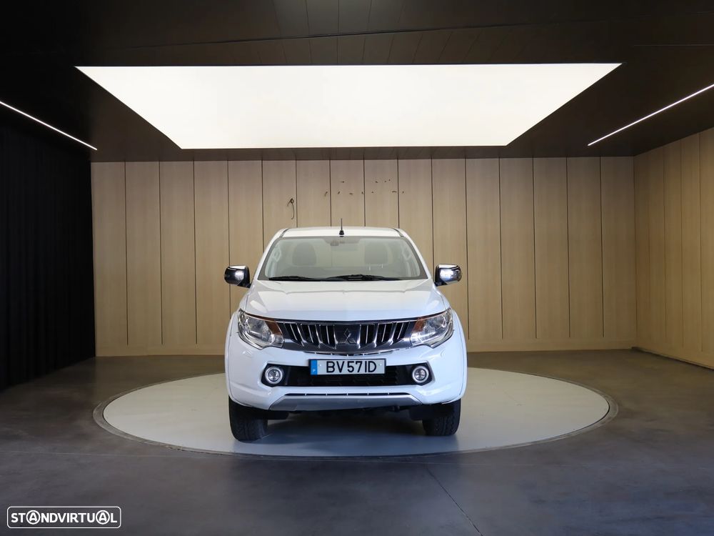 Mitsubishi L200 2.4 DI-D Club Intense Strakar 4WD - 9