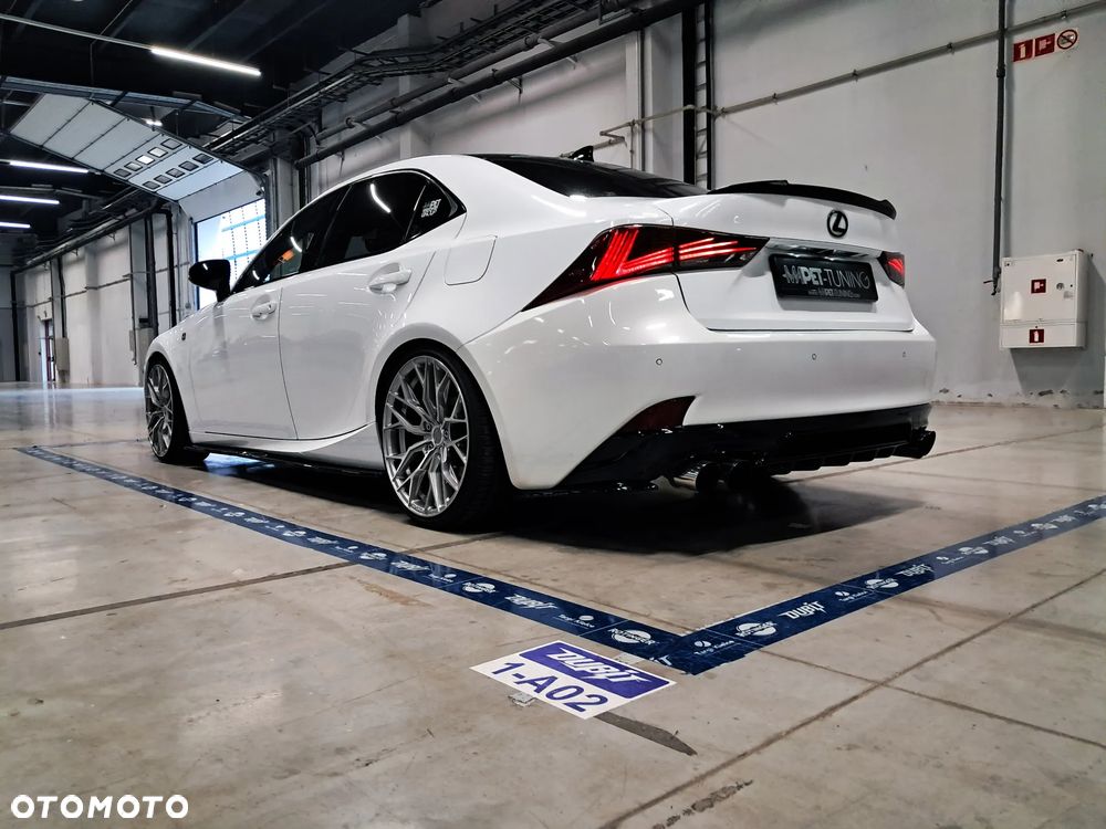 Lexus IS 200t F Sport - 17