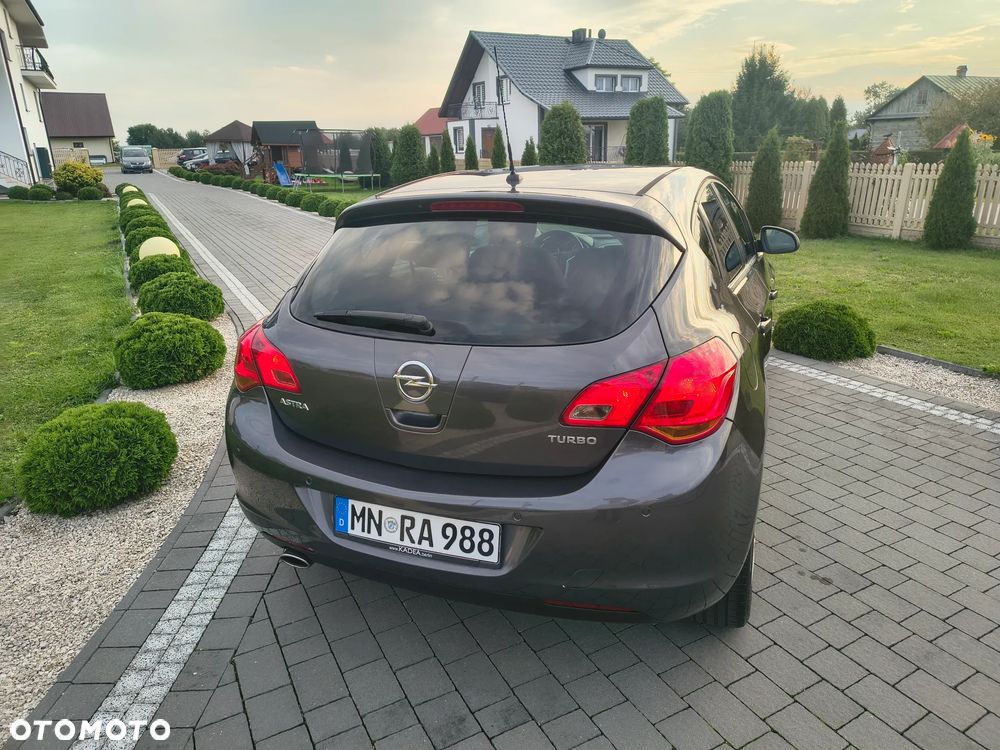 Opel Astra 1.4 Turbo - 9