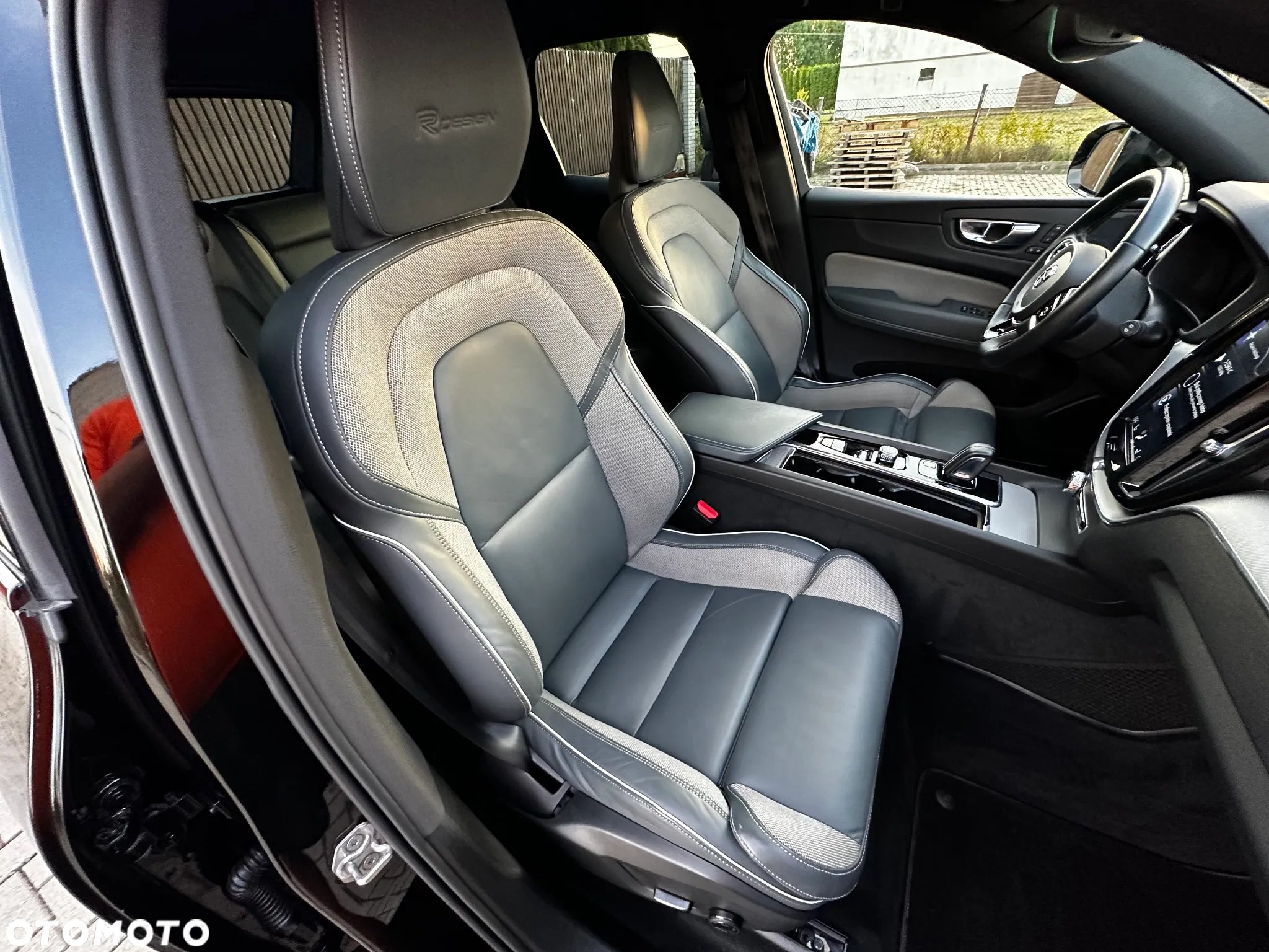 Volvo XC 60 B4 D AWD R-Design - 19