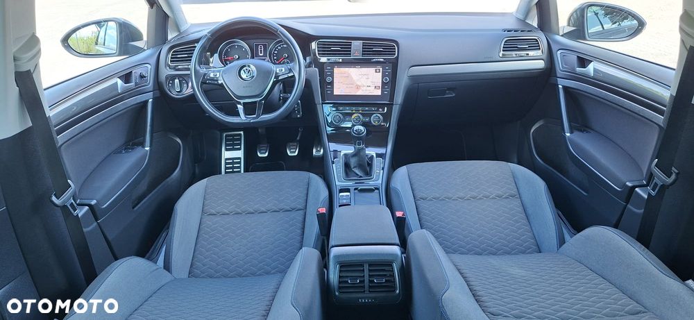 Volkswagen Golf 1.6 TDI SCR Join - 11