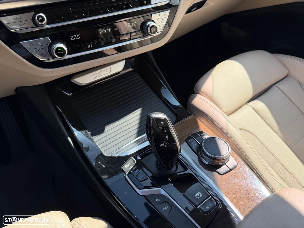 BMW X3 20 d xDrive Line Luxury - 9