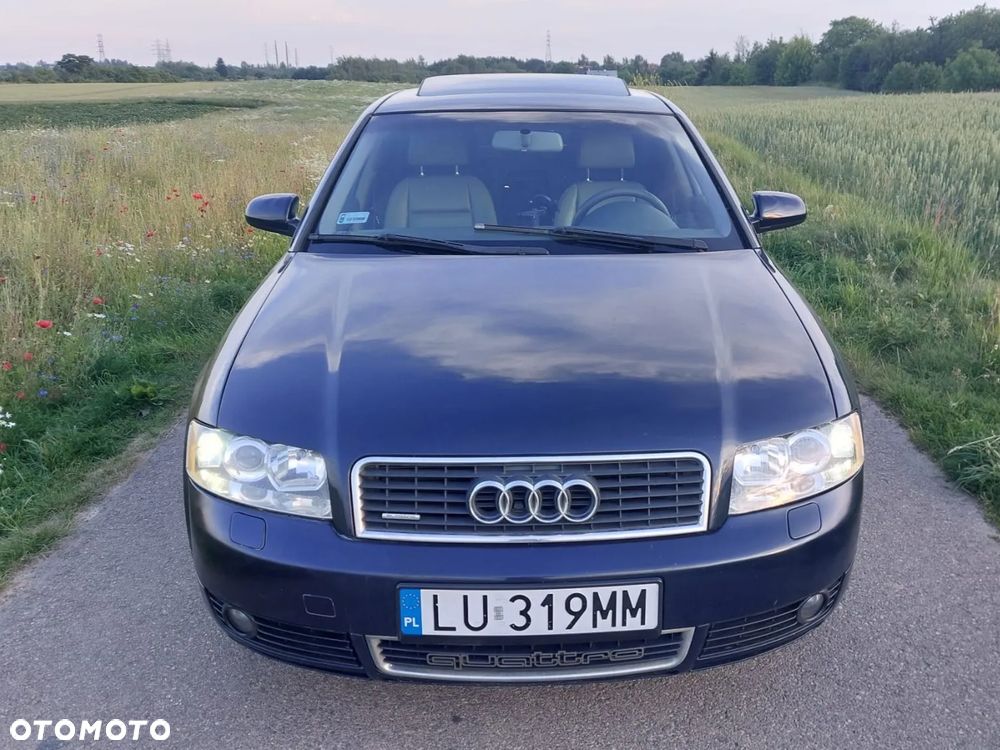 Audi A4 Limousine - 1