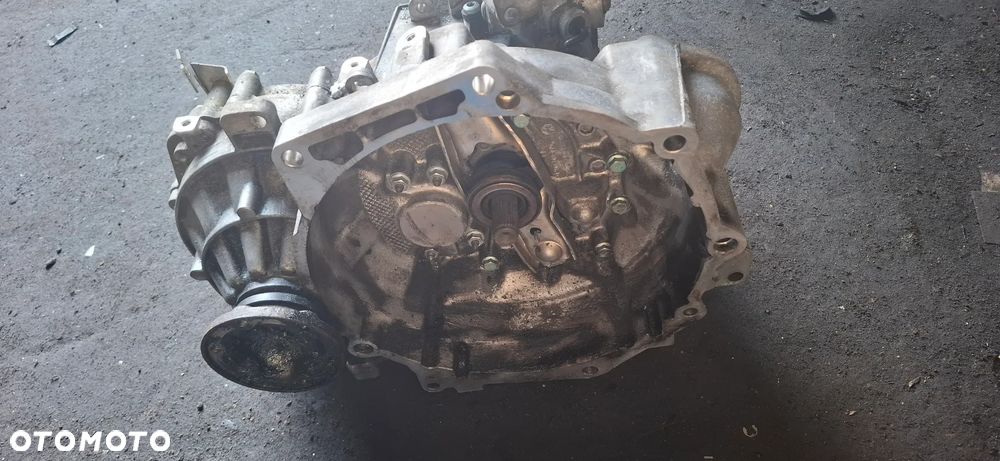 VW GOLF V 1.9TDI SKRZYNIA BIEGÓW JCR 5 BIEGÓW - 5