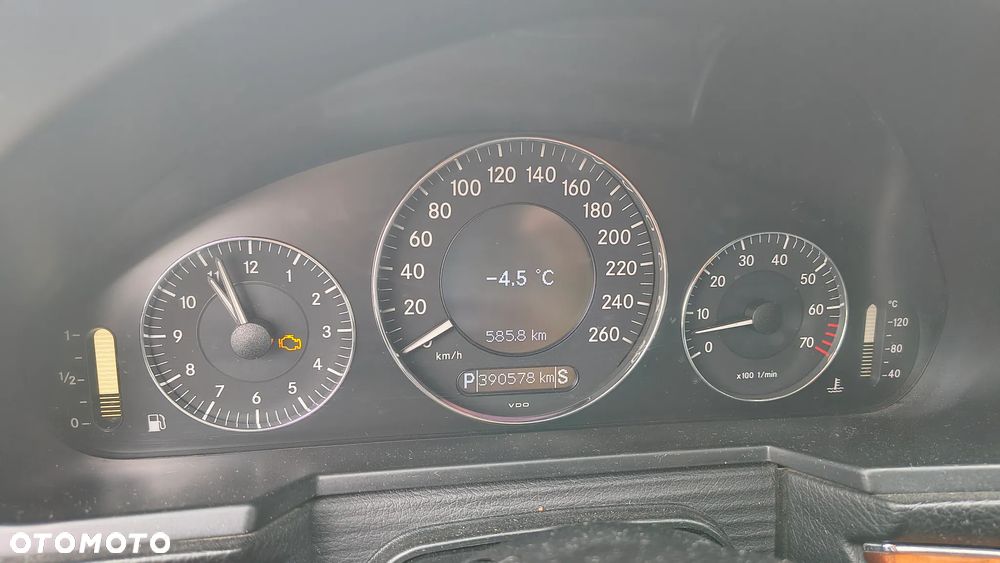 Mercedes-Benz Klasa E - 23