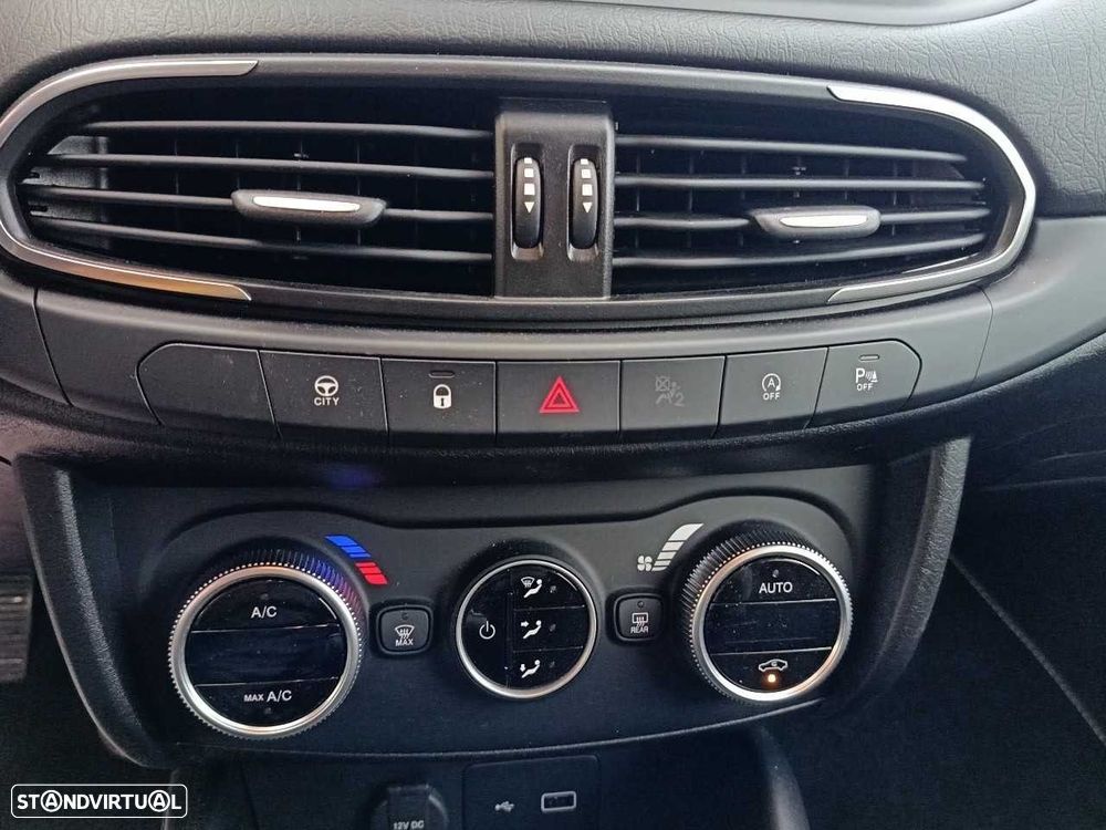 Fiat Tipo Station Wagon Cross 1.0 GSE T3 Cross - 21