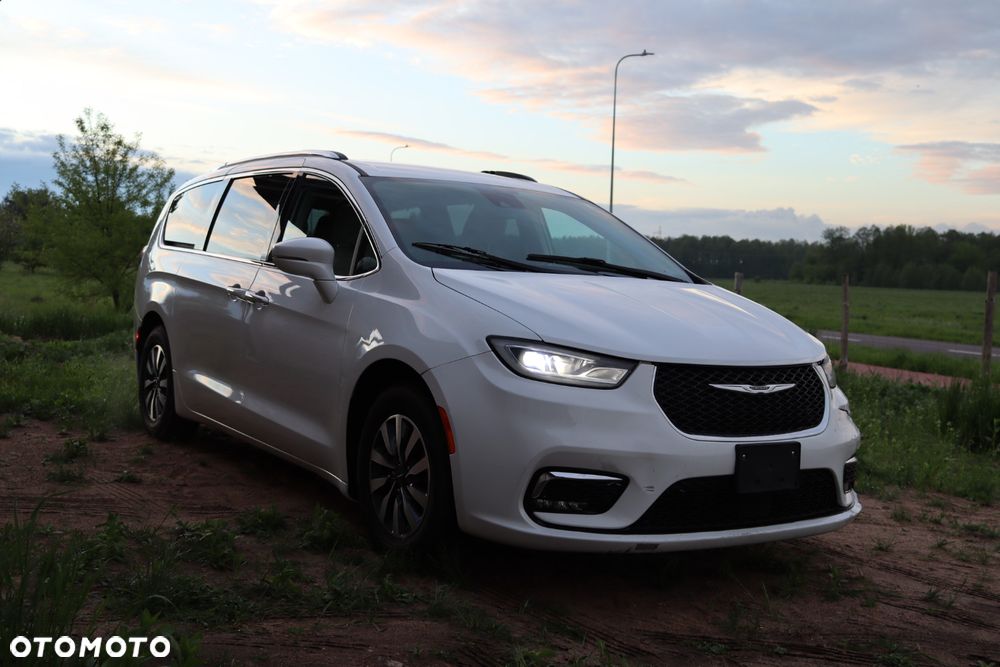 Chrysler Pacifica - 1