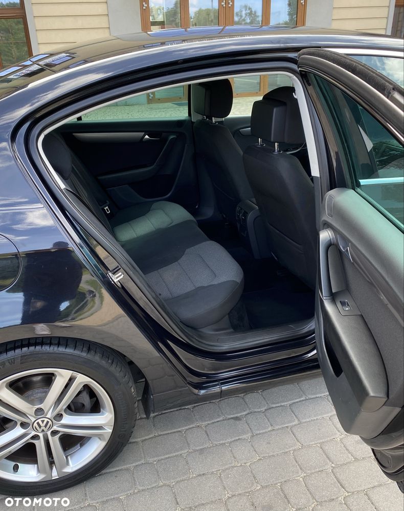 Volkswagen Passat - 6