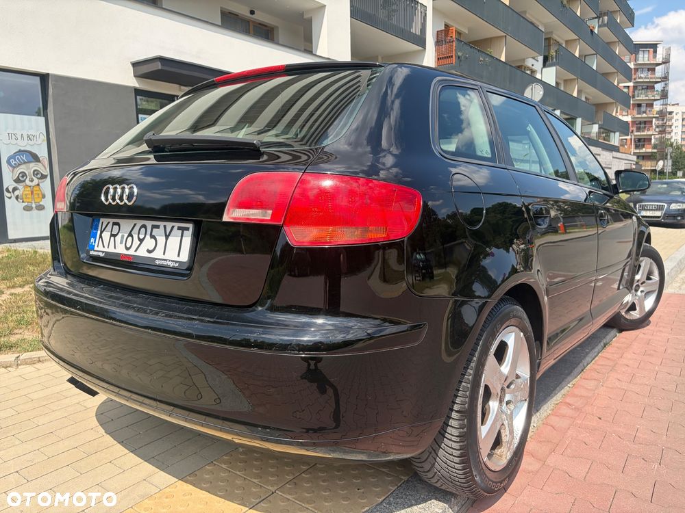 Audi A3 Sportback 1.6 TDI DPF Ambition - 8