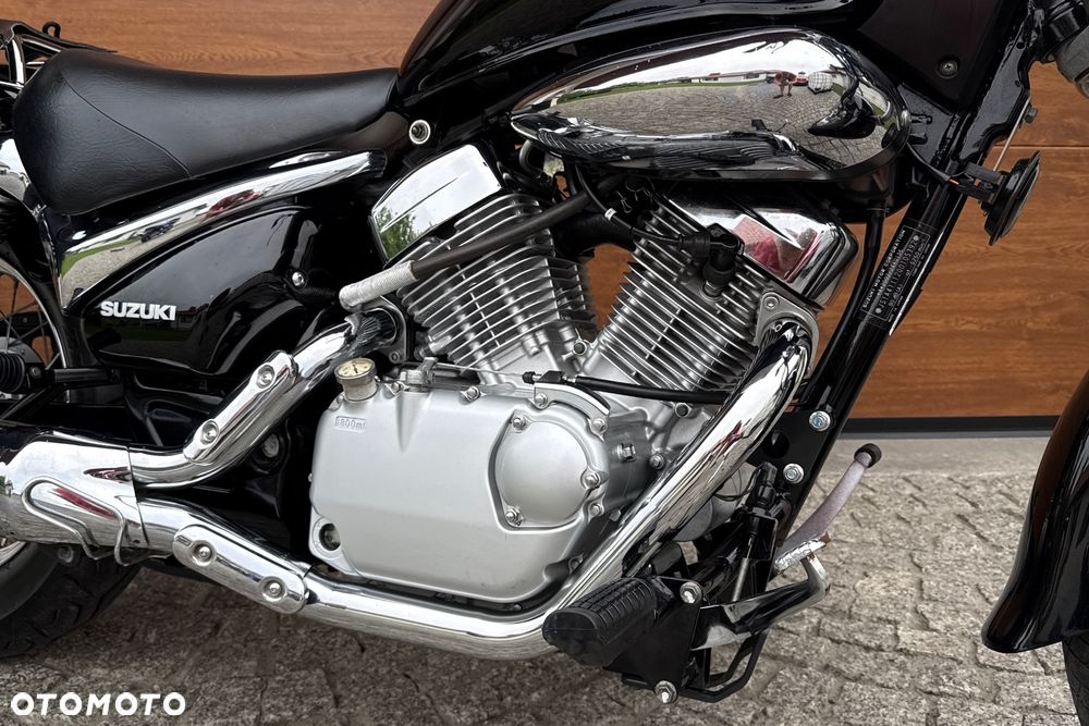 Suzuki Intruder - 8