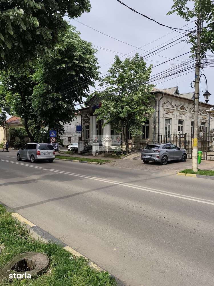 Spatiu ultracentral Tecuci/ Actual sediu BCR - Imagine principală: 3/9