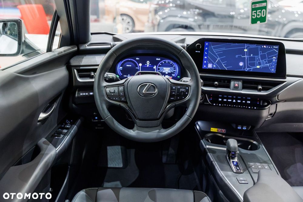 Lexus UX 300h F Sport Design - 26