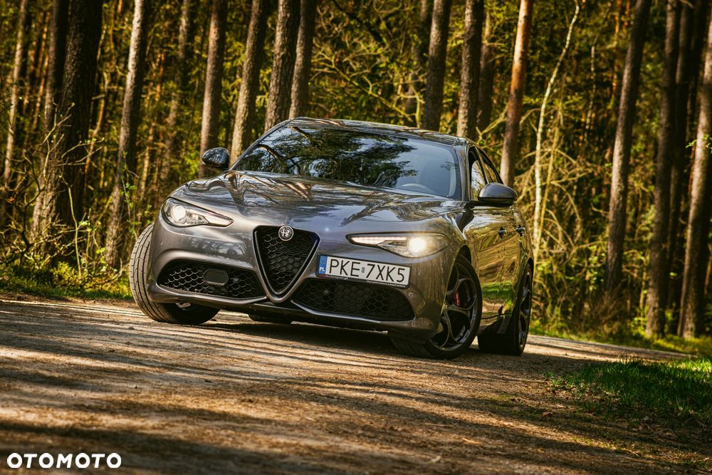 Alfa Romeo Giulia 2.0 Turbo 16V AT8-Q4 Veloce - 1