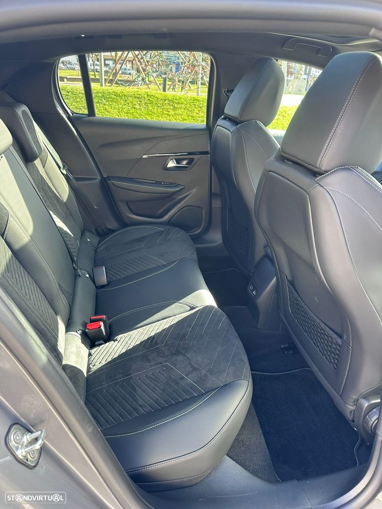 Peugeot e-208 GT - 34