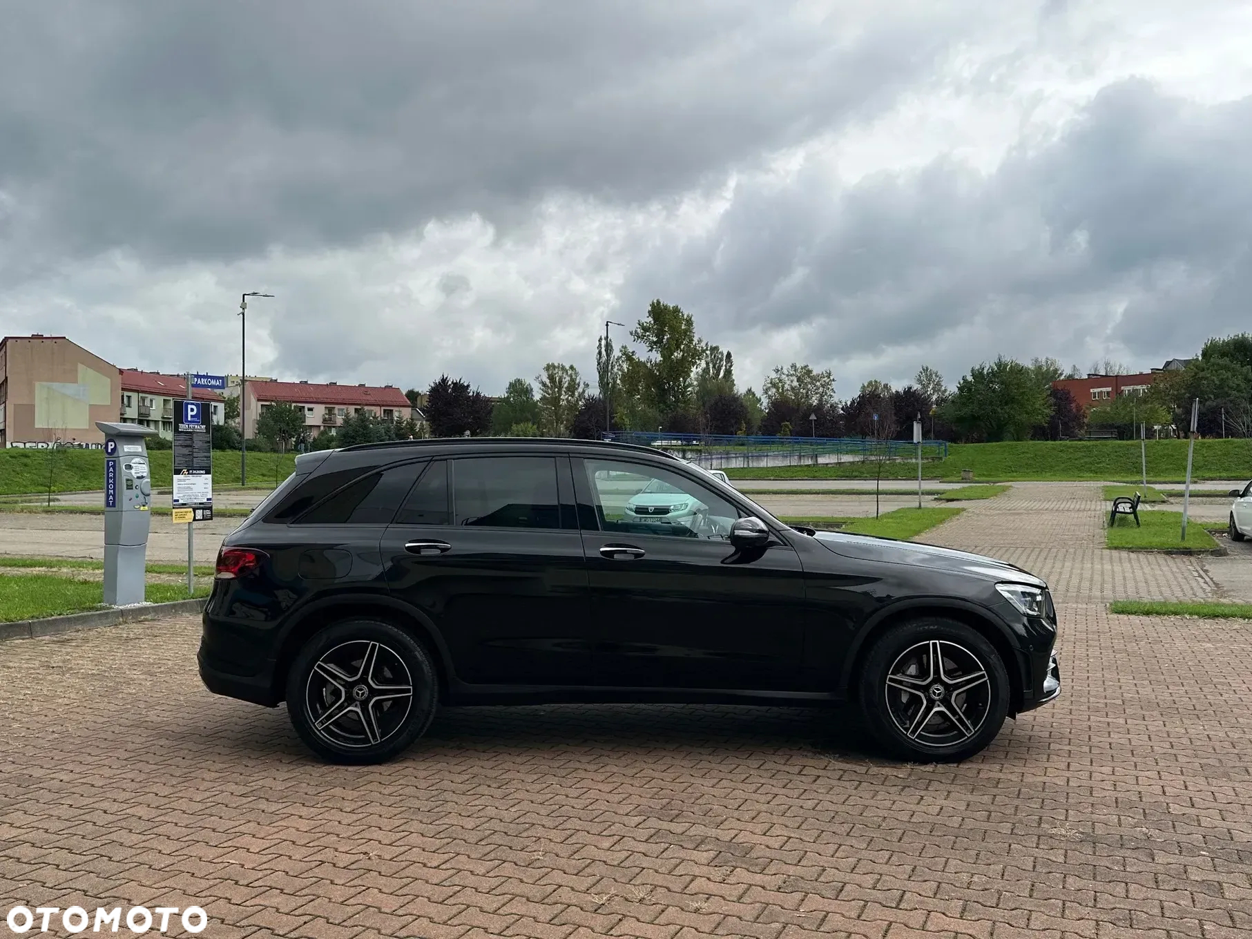 Mercedes-Benz GLC 200 4Matic 9G-TRONIC AMG Line - 14