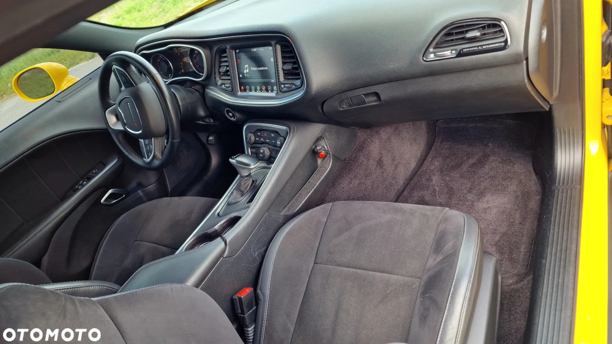 Dodge Challenger 6.4 Scat Pack - 12
