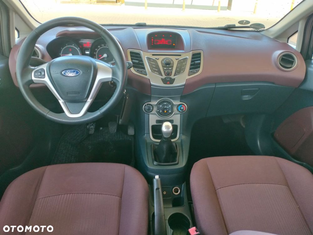 Ford Fiesta 1.25 Ambiente - 33