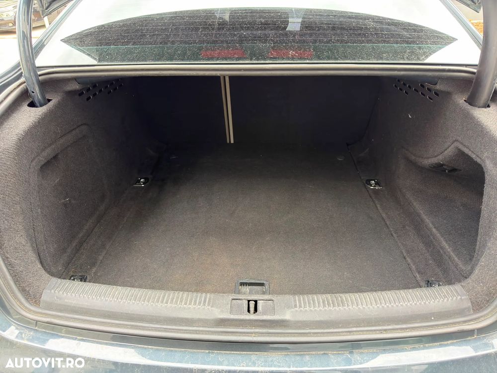 Audi A4 Limuzina 2.0 TDI B8 - 17