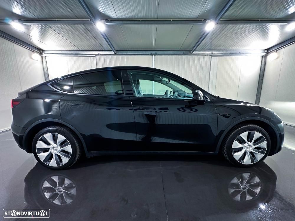 Tesla Model Y Long Range Dual Motor AWD - 12