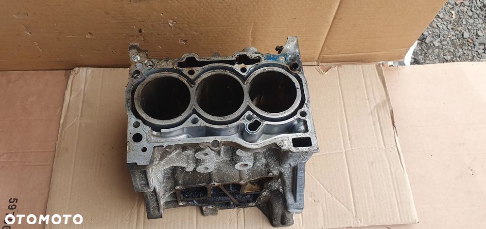 Silnik blok silnika słupek dół VW UP 1.0 MPI CHY 04C103011D - 1