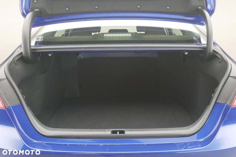 Toyota Camry 2.5 Hybrid Comfort CVT - 16